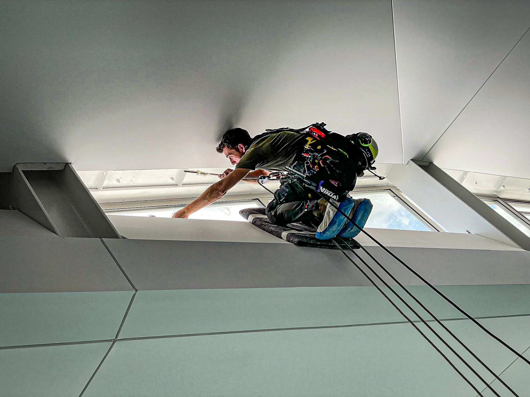 Intervention de cordistes MS Access pour nettoyage, complexité maximale chez GTM BÄTIMENT AQUITAINE à Pessac (bâtiment) – 1